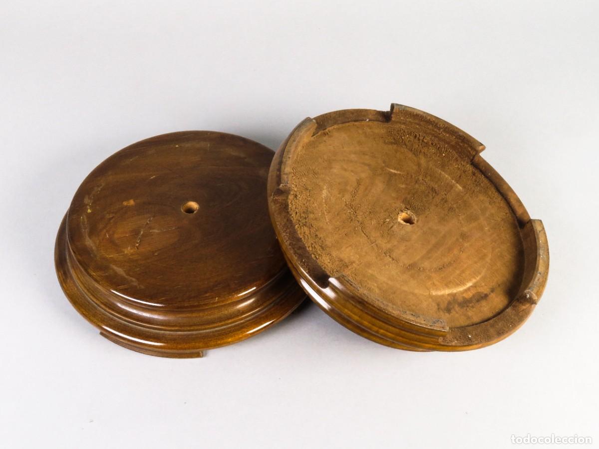 Antig&uuml;edades: Pareja de peanas en madera principios del siglo XX