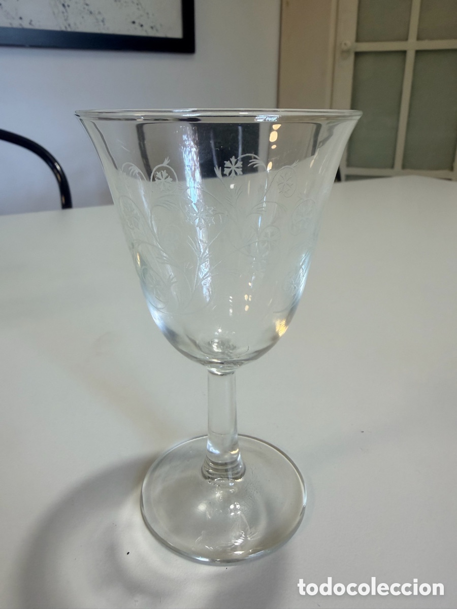 Antig&uuml;edades: Copa de vino francesa vintage grabada