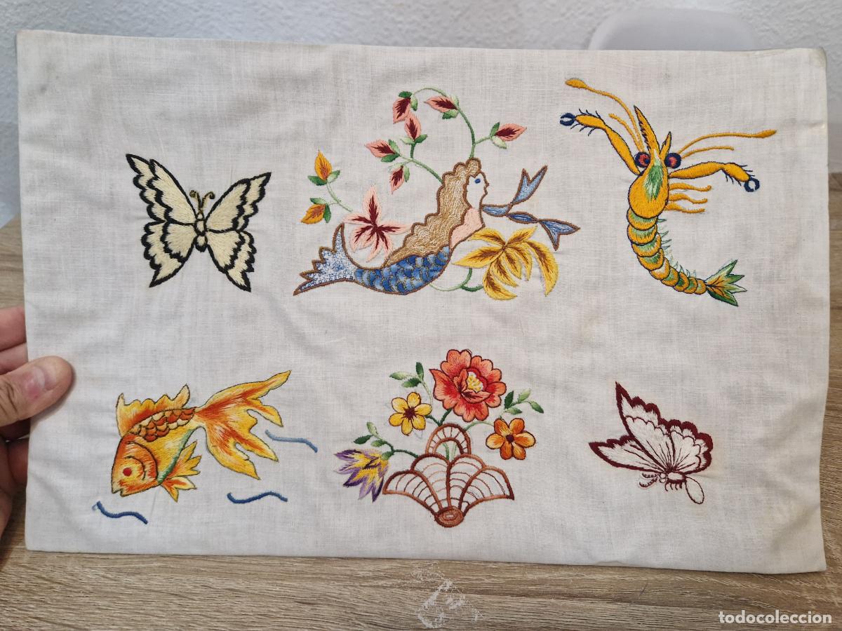 Antig&uuml;edades: antigua lamina de tela lino hilo con bordado a mano animales colores para enmarcar retro labor