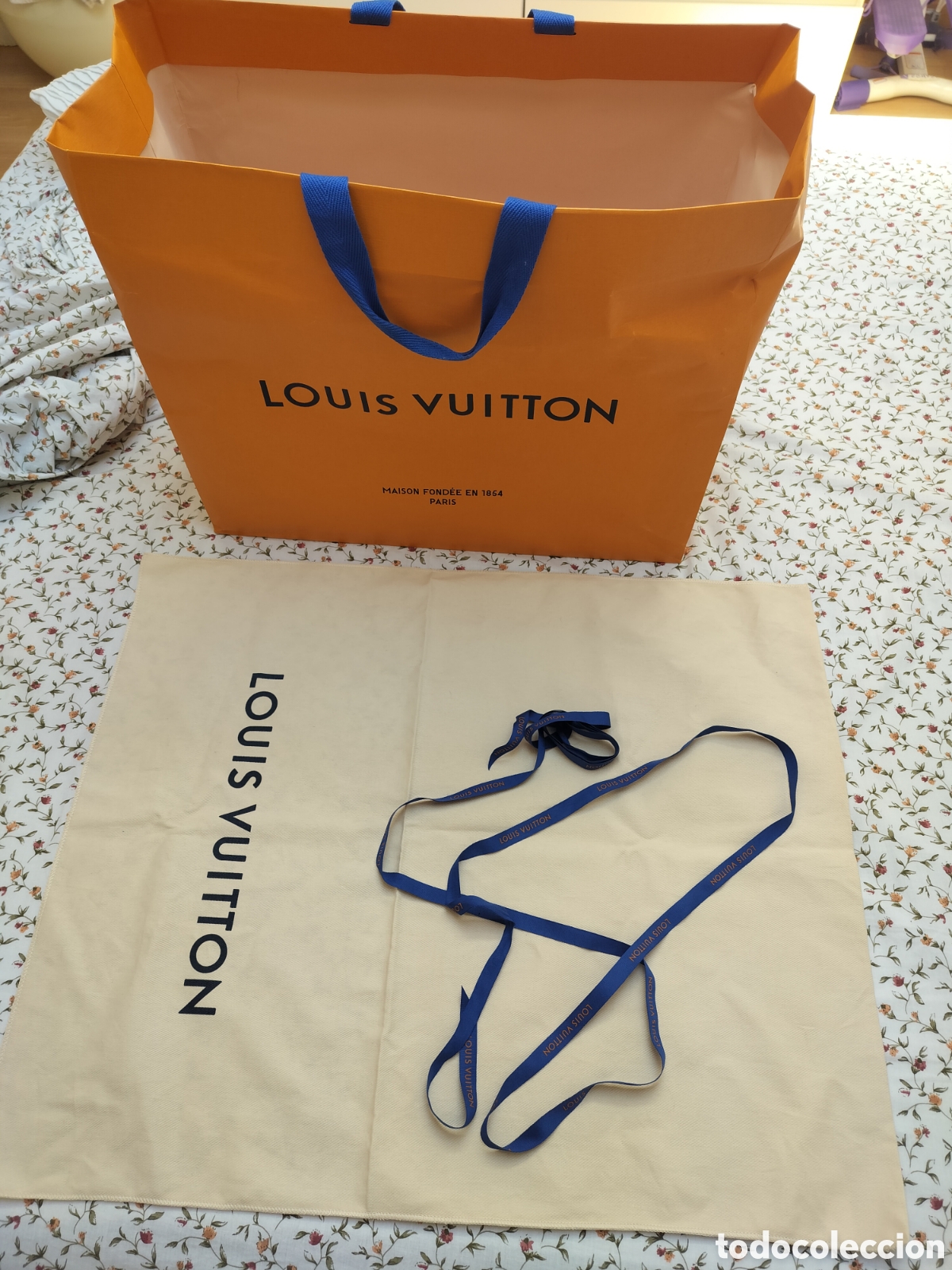 Antig&uuml;edades: Pack bolsa, funda y cinta Louis Vuitton