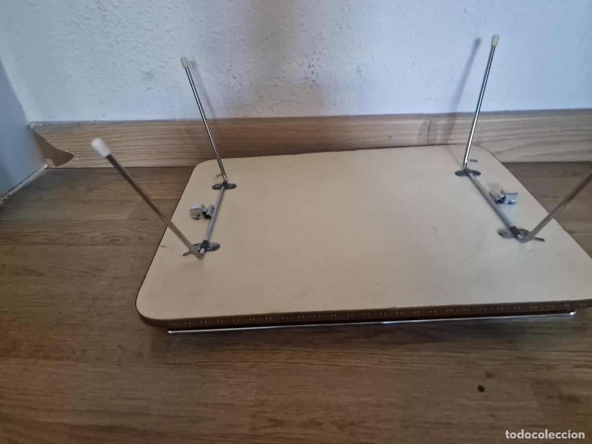 Antig&uuml;edades: Bandeja vintage de cama - Foto 10