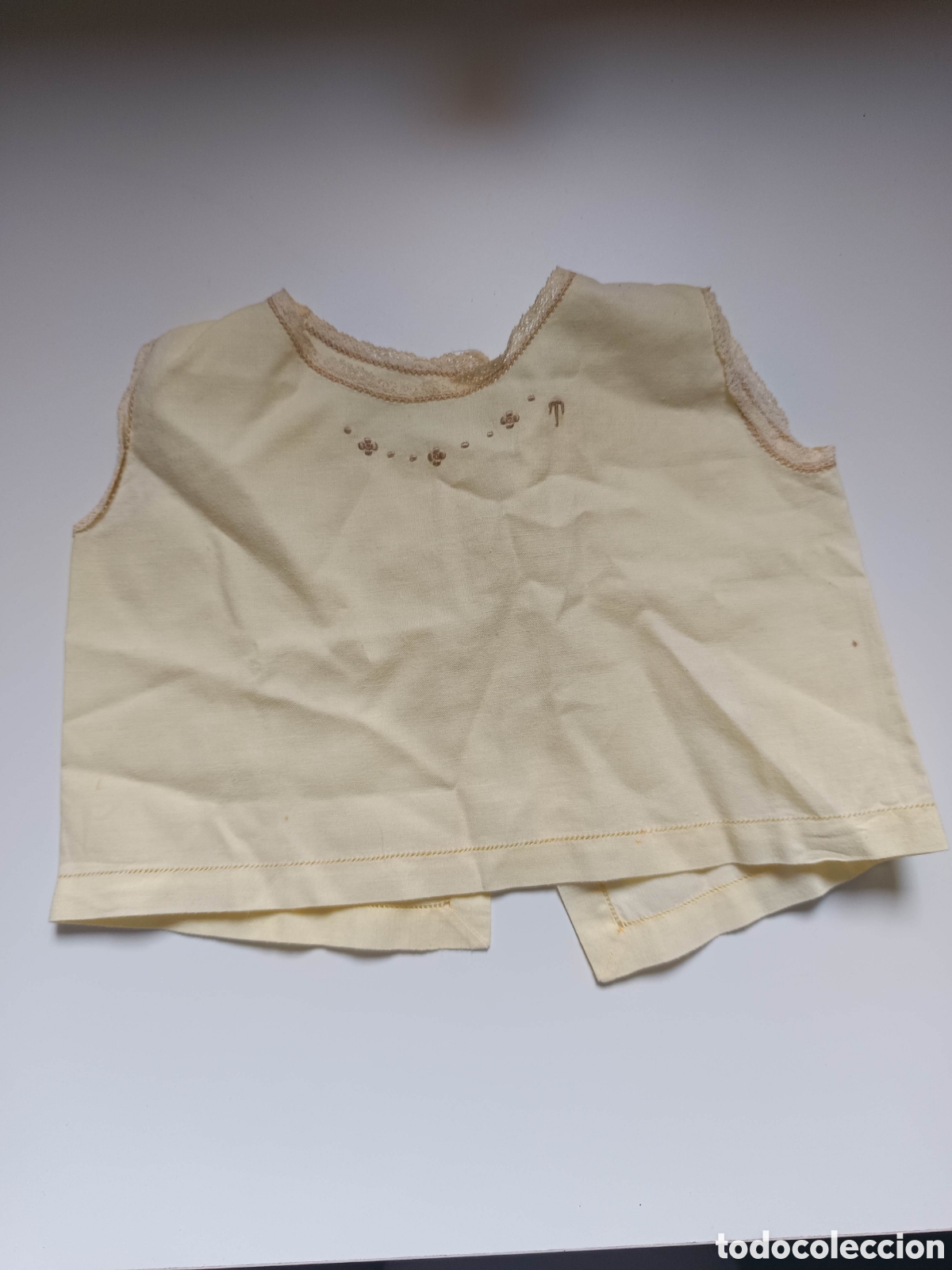 Antig&uuml;edades: 7 camisitas de bebe de los a&ntilde;os 30
