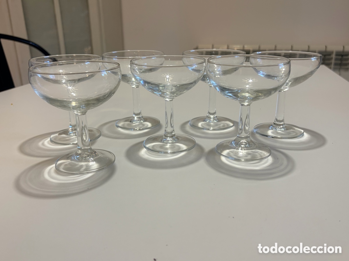 Antig&uuml;edades: Antiguo juego de 7 copas de cava o champ&aacute;n pompadour