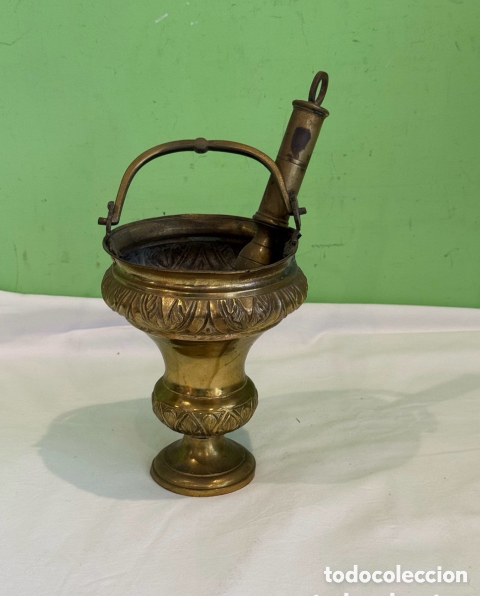 Antiques: Antiguo acetre con hisopo bronce lit&uacute;rgico bendiciones siglo XIX iglesia