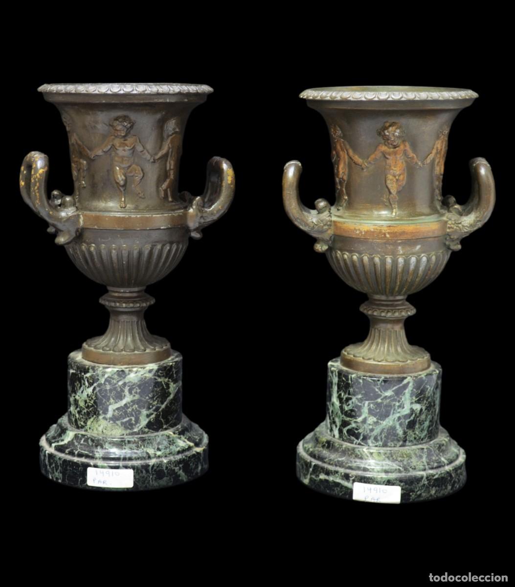 Antiquit&auml;ten: PAREJA COPAS IMPERIO DE BRONCE PATINADO SOBRE PEANAS DE M&Aacute;RMOL, FRANCESAS
