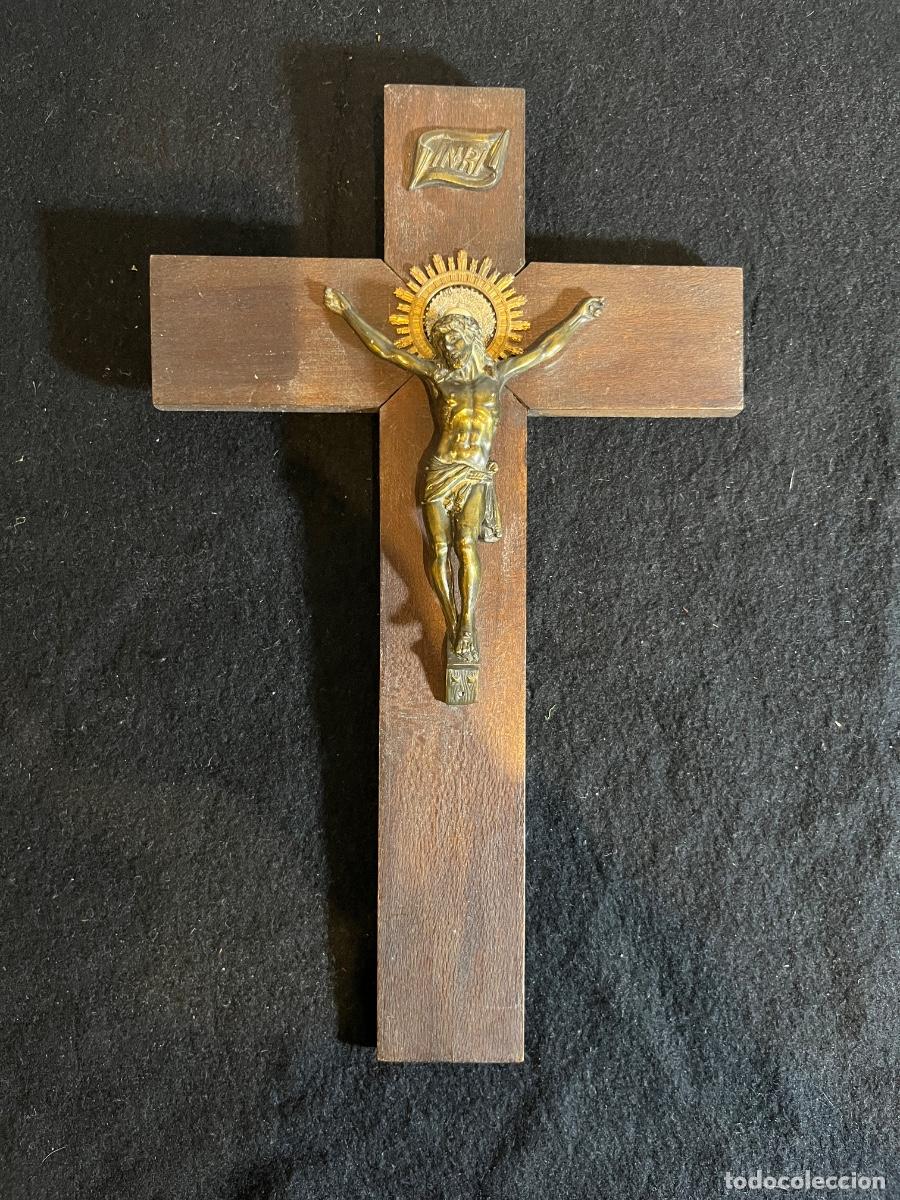 Antig&uuml;edades: Antiguo Crucifijo Madera y Metal con Aureola Virgen del Pilar Arte Religioso Vintage