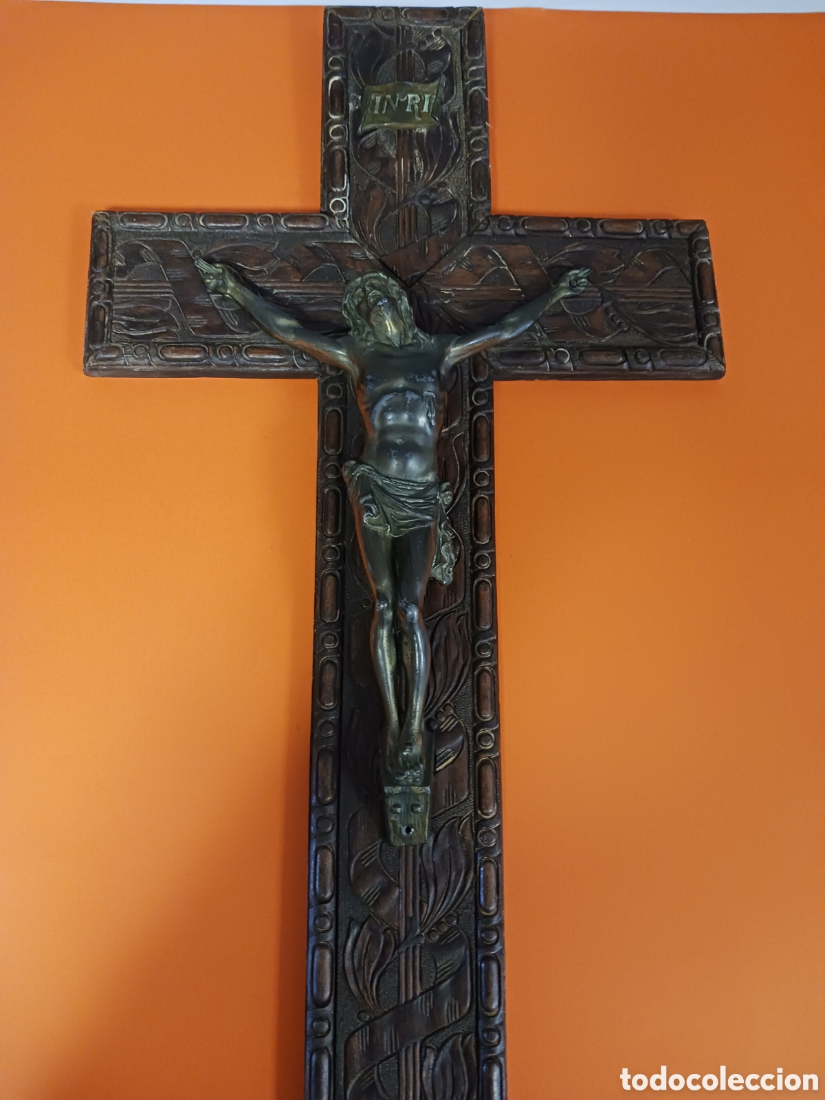 Antiquit&auml;ten: Antigua cruz de madera tallada