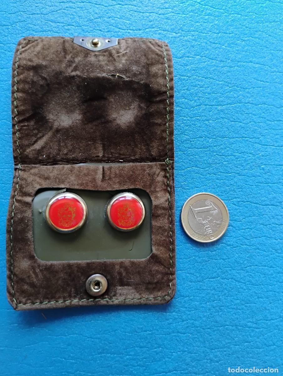 Antig&uuml;edades: GEMELOS CUBRE BOTONES - ESCUDO HERALDICO SEGURA