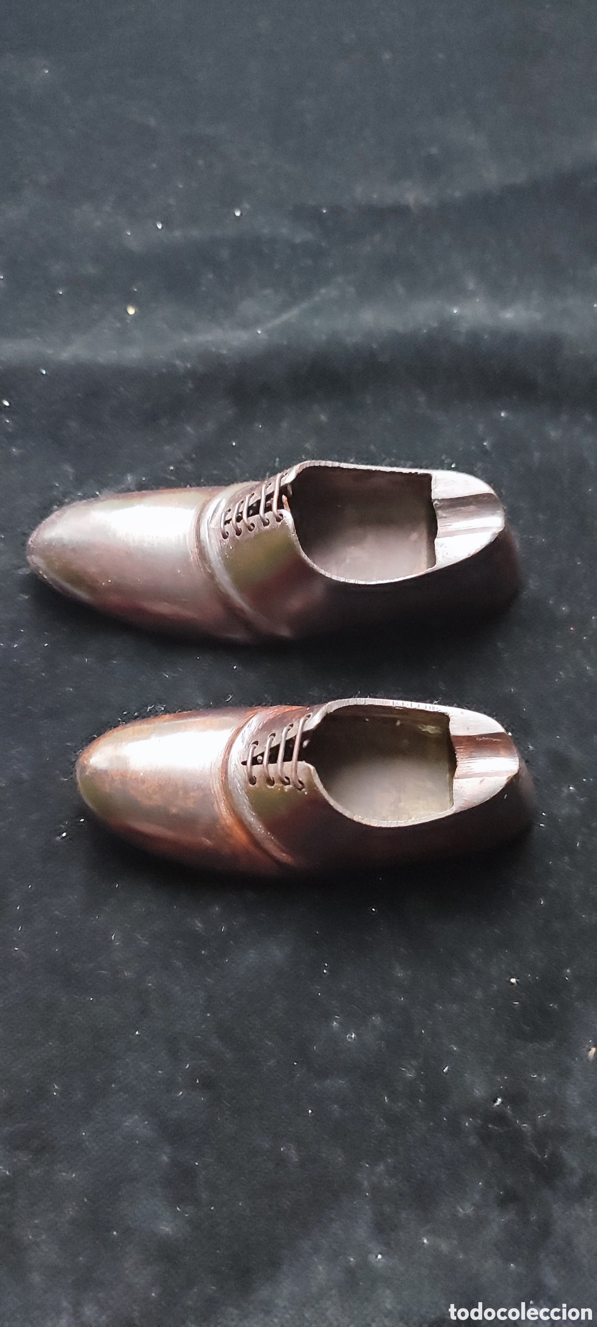 Antig&uuml;edades: Antiguos ceniceros de zapato tallados en piedra dura