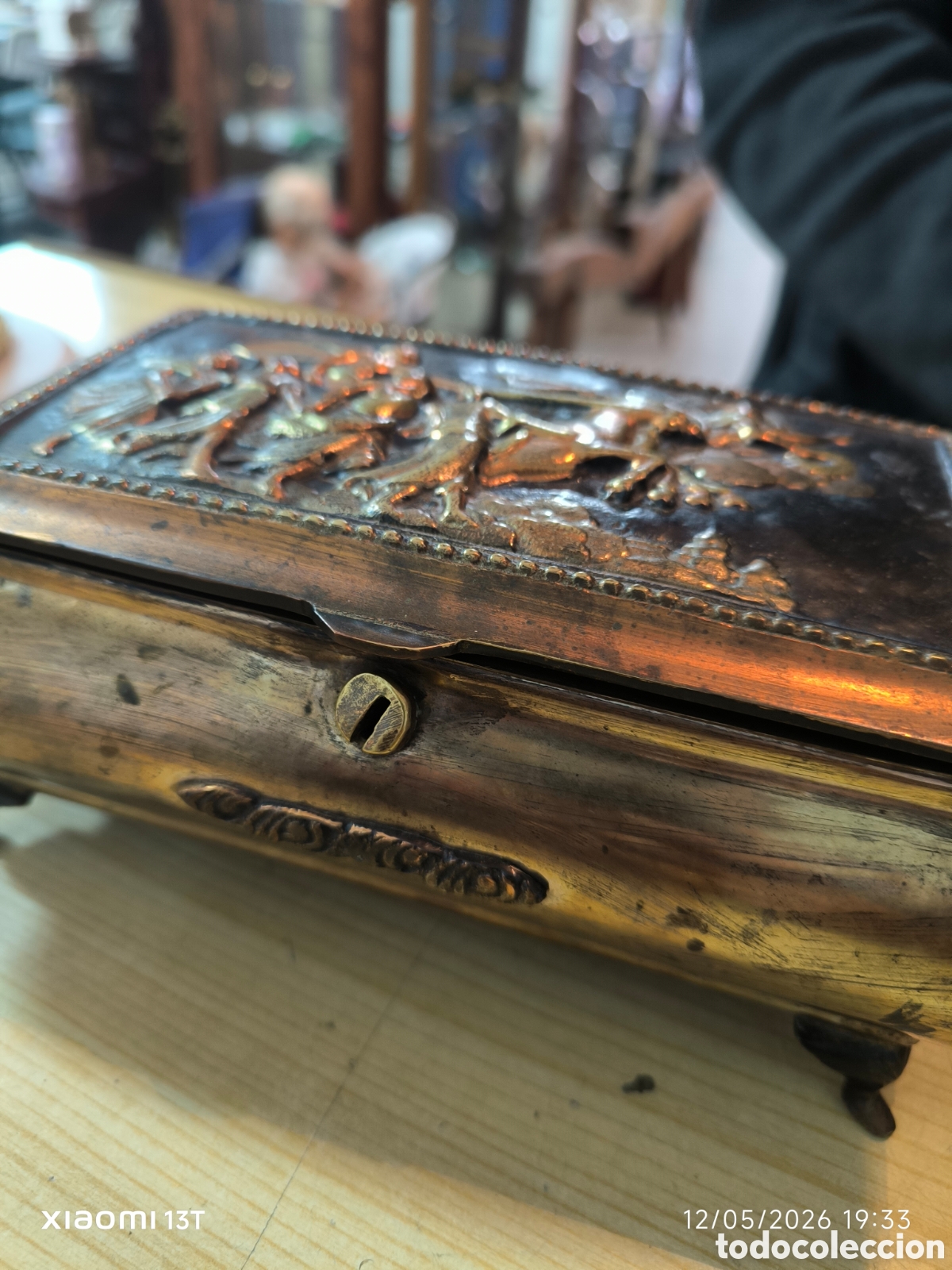 Antig&uuml;edades: Caja joyera antigua con relieve - Foto 3