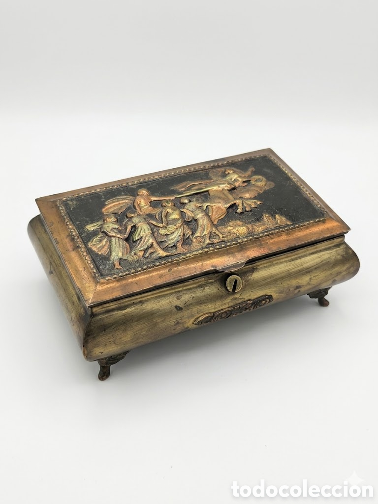 Antig&uuml;edades: Caja joyera antigua con relieve - Foto 1