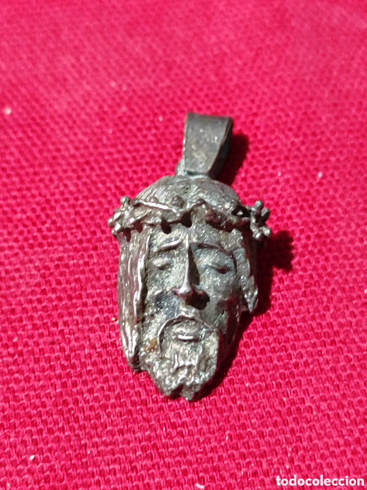 Antig&uuml;edades: Colgante cabeza de cristo en planta hueco