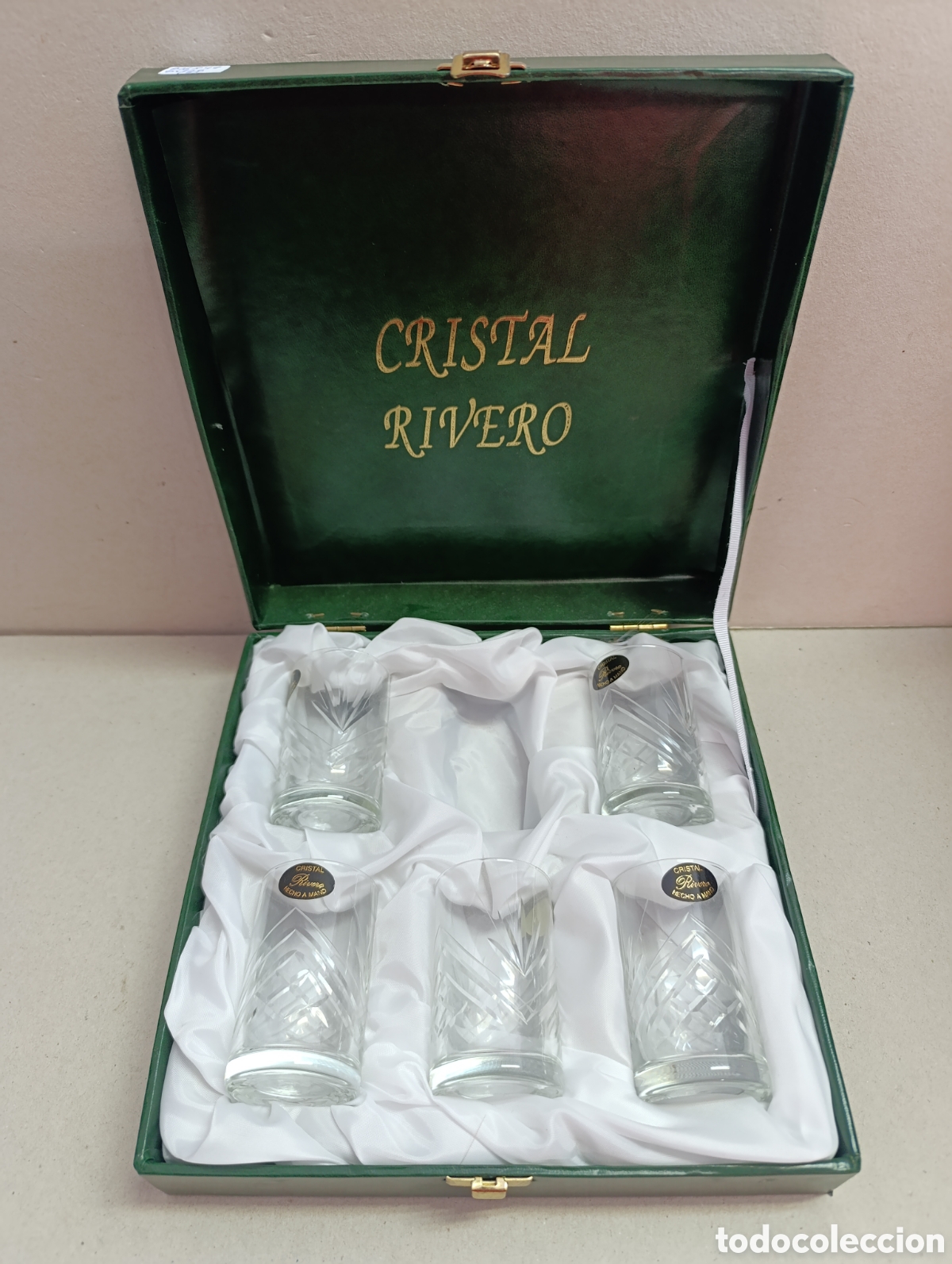 Antig&uuml;edades: CONJUNTO DE VASOS, 5 UNIDADES, DE CRISTAL TALLADO A MANO, CRISTAL RIVERO. EN CAJA.