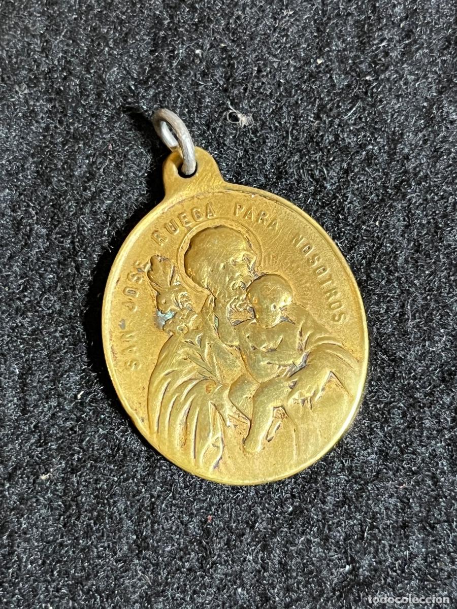 Antiques: Medalla San Jos&eacute; Virgen Milagrosa antigua bronce dorado religiosa vintage 1830