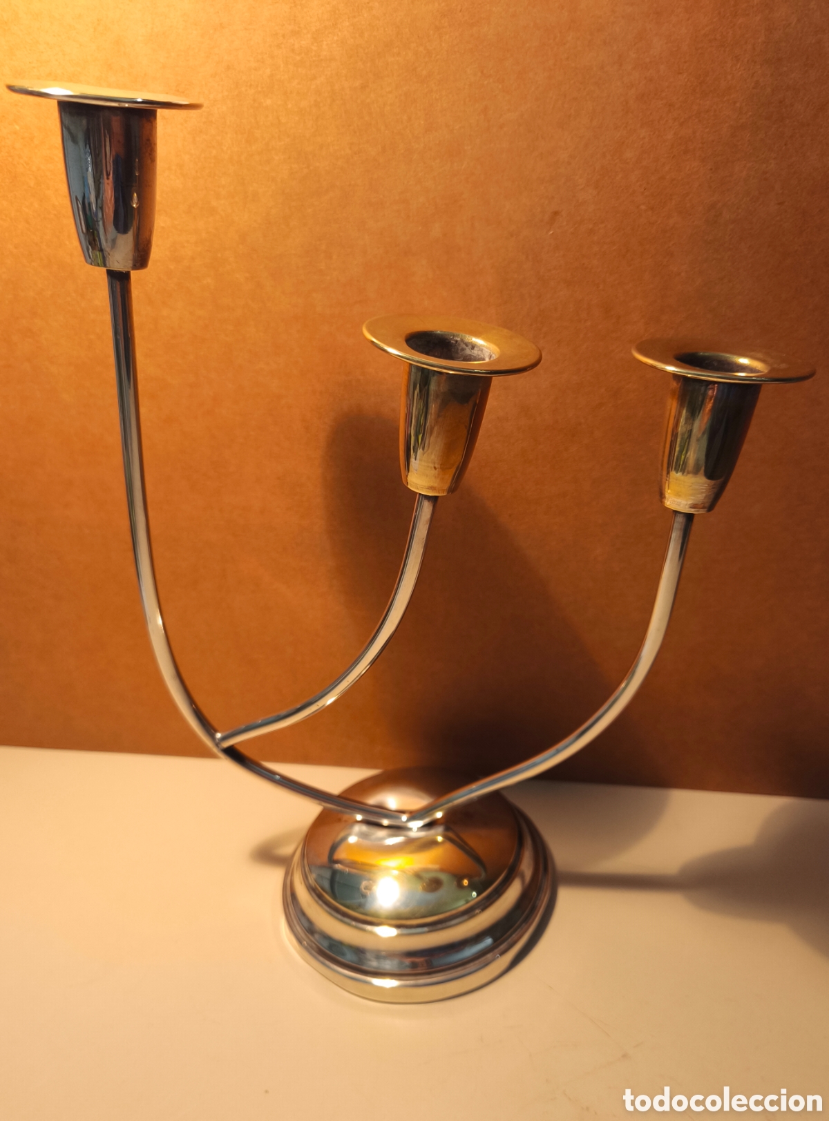 Antig&uuml;edades: Precioso candelabro Art D&eacute;co de acero inoxidable, dise&ntilde;ado y fabricado en Espa&ntilde;a a&ntilde;os 60.&nbsp;