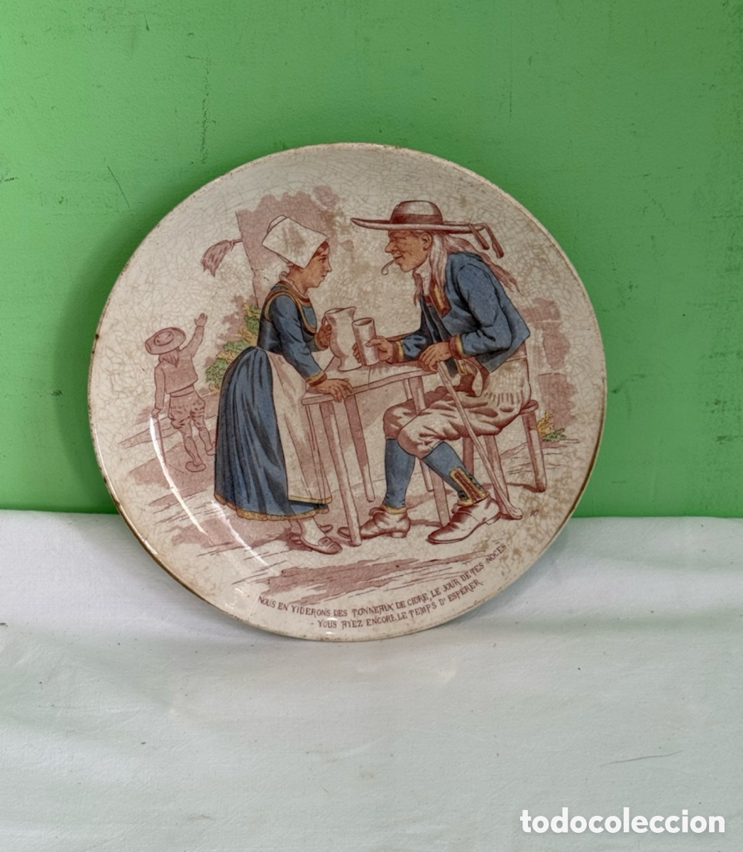 Antiques: Plato parlante Sarreguemines Francia escena bretona costumbrista siglo XIX Utzschneider.
