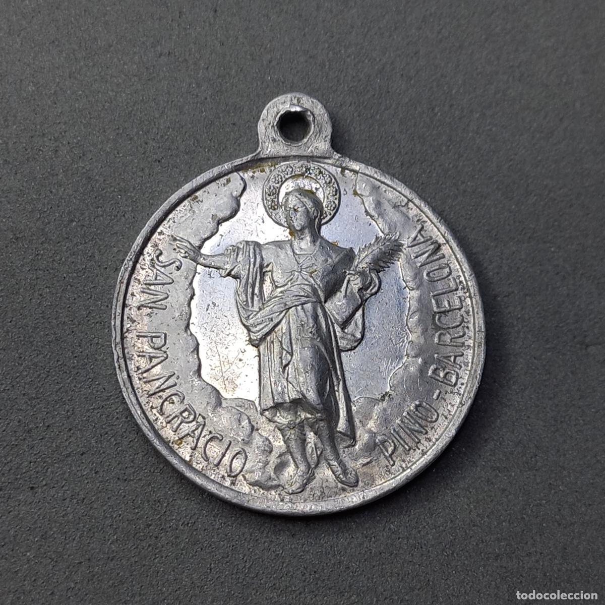 Antiquit&auml;ten: Antigua Medalla de San Pancracio y la Parroquia del Pino, Barcelona Pi. Final siglo XIX principio XX