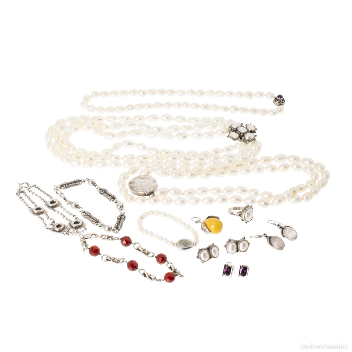Antig&uuml;edades: Lote de piezas de plata con piedras. - Foto 1