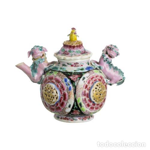Antiquit&eacute;s: Tetera rara con tapa de porcelana.