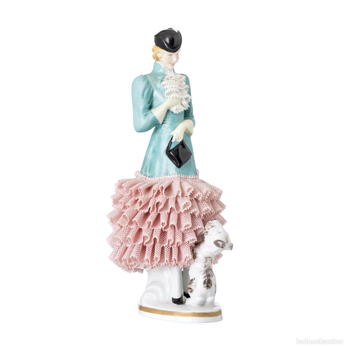 Antiques: FIGURA FEMENINA CON PERRO VON SCHIERHOLZ