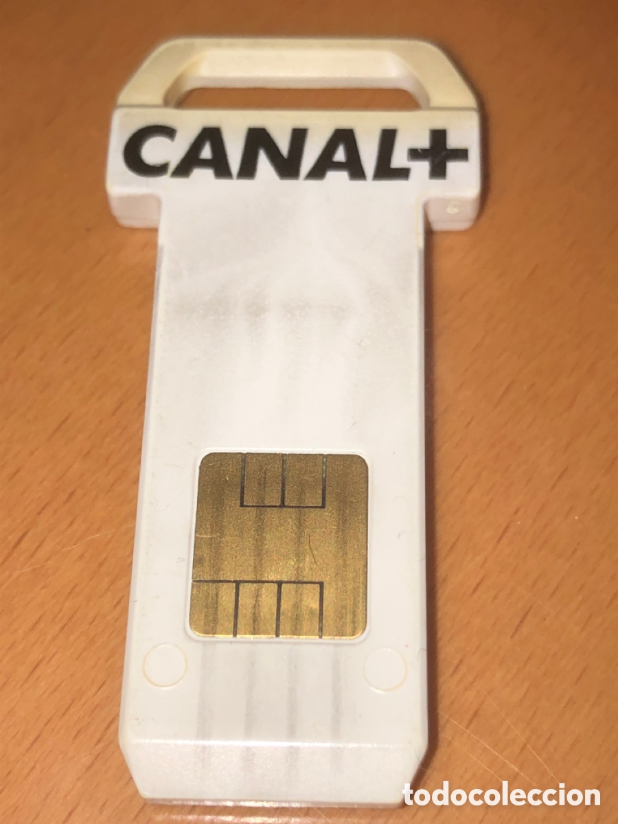 Antig&uuml;edades: Llave antigua canal + - Foto 1