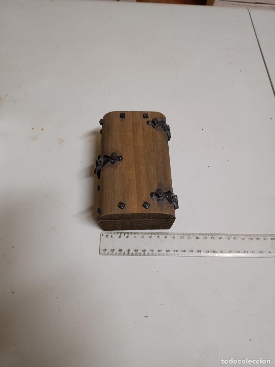 Antig&uuml;edades: Caja de madera tipo cofre - Foto 3