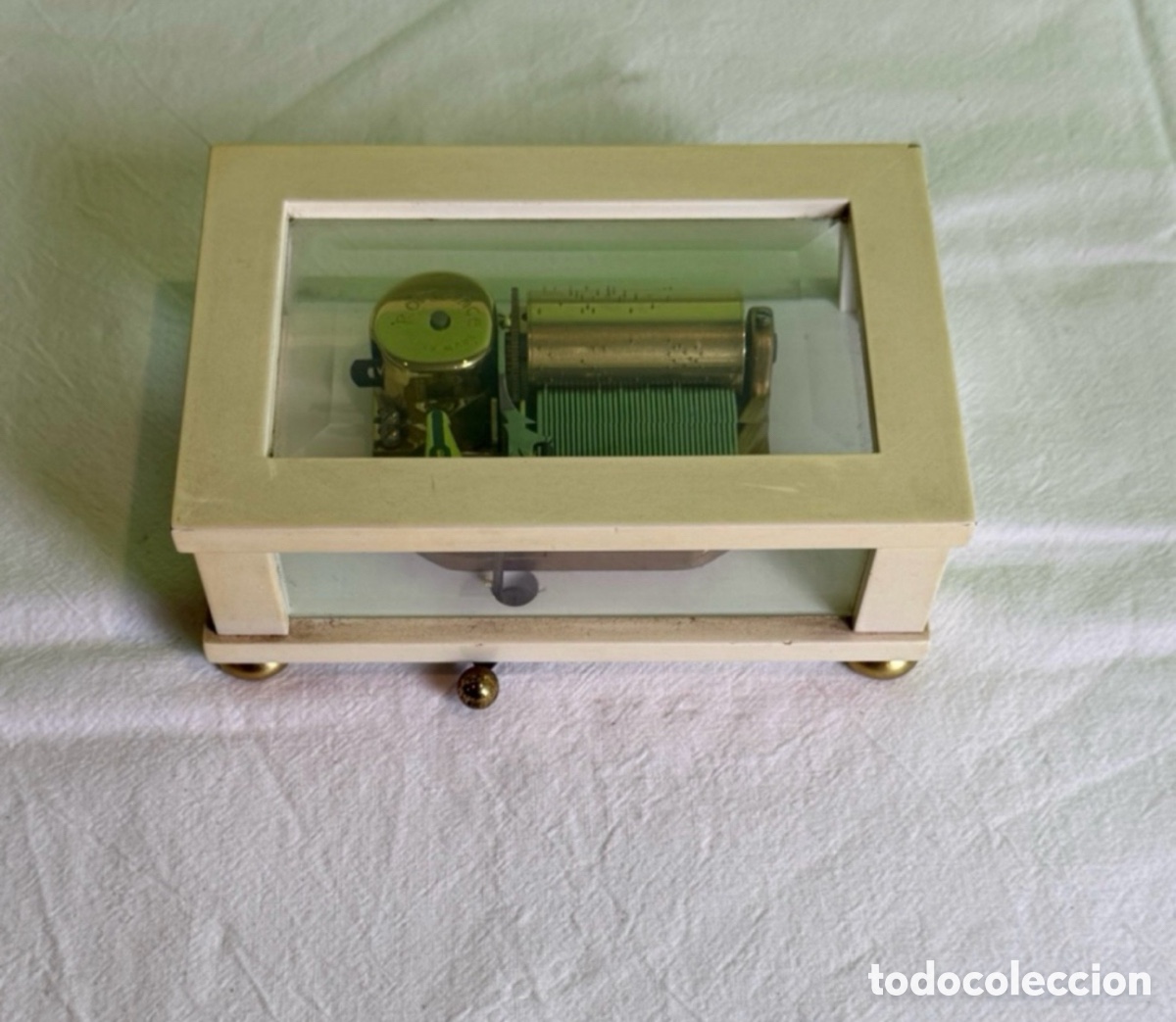 Antiguidades: caja de m&uacute;sica suiza vintage Reuge modelo 1692 en excelente estado y funciona miento.