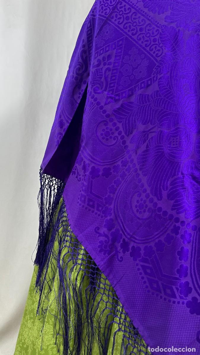 Antig&uuml;edades: Mant&oacute;n morado adamascado - Foto 3