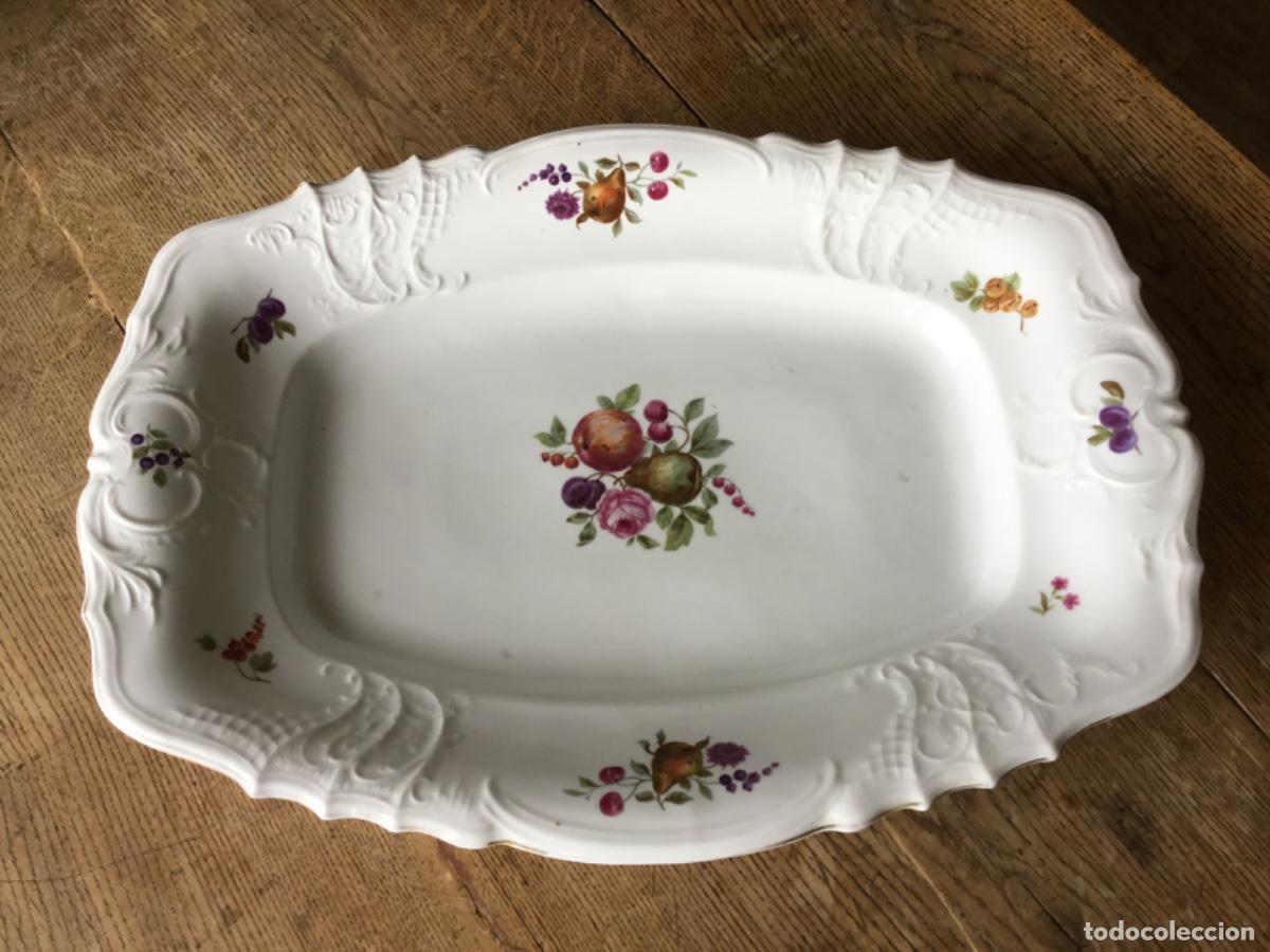 Antig&uuml;edades: FUENTE OVALADA DE PORCELANA BLANCA // FABRICANTE ALEMAN FRAUREUTH // DECORACION FLORAL