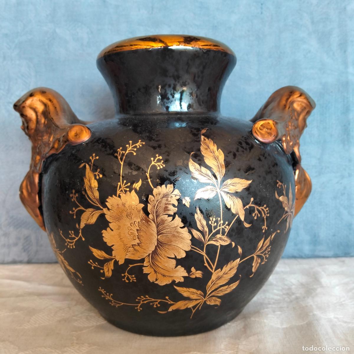 Antiguidades: Jarr&oacute;n de porcelana china japonesa figuras caras de mujer filo dorado negro flores antiguo vintage