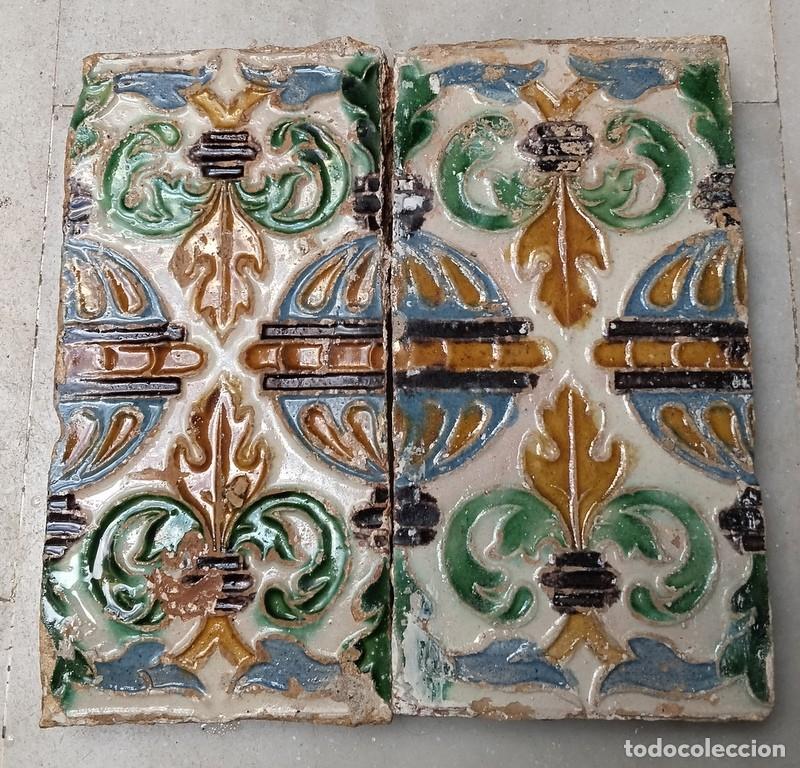 Antig&uuml;edades: Pareja azulejos siglo XVI (Triana)