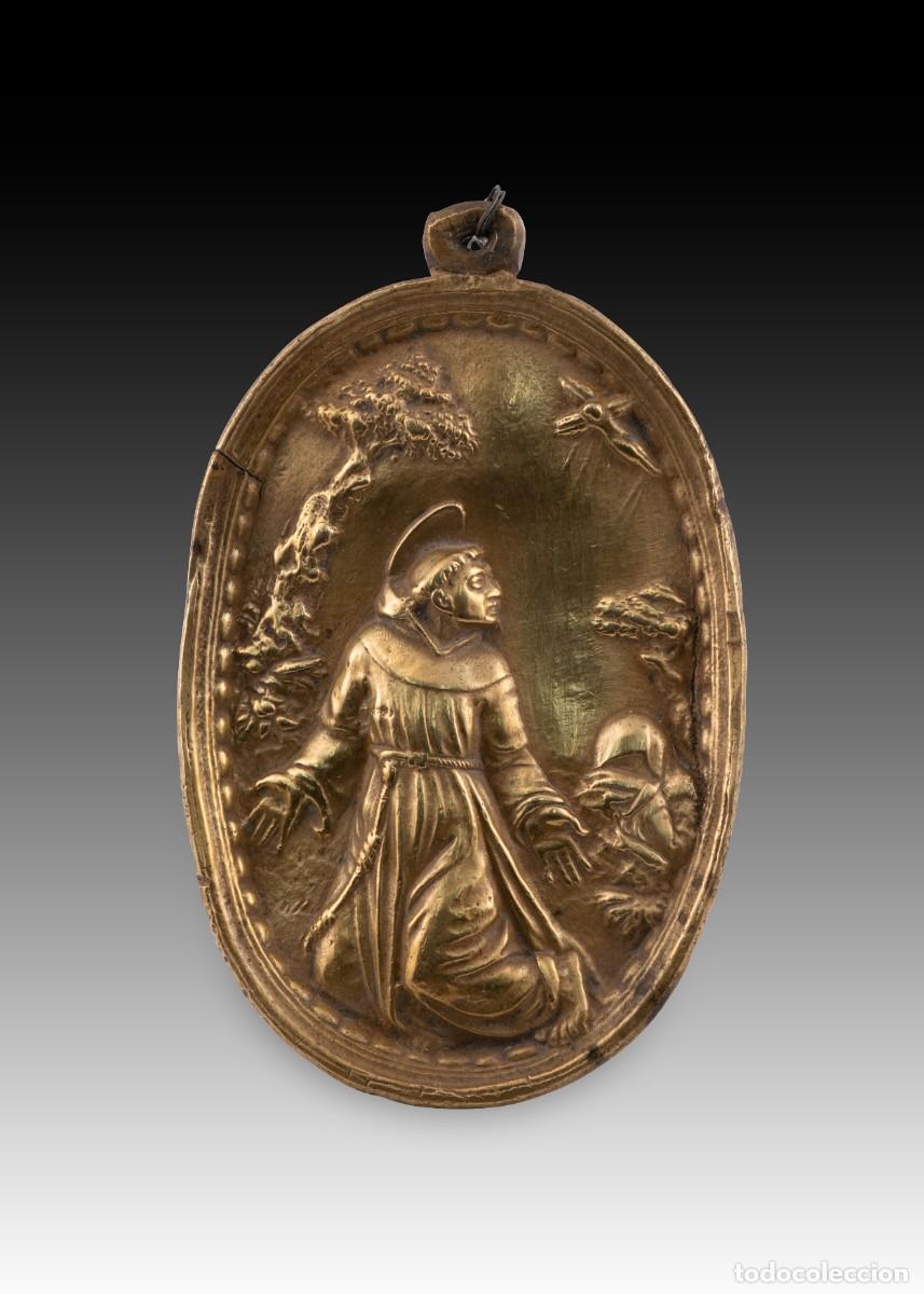 Antig&uuml;edades: Placa devocional, Estigmatizaci&oacute;n de San Francisco de As&iacute;s. Bronce. Posiblemente, siglo XVII.