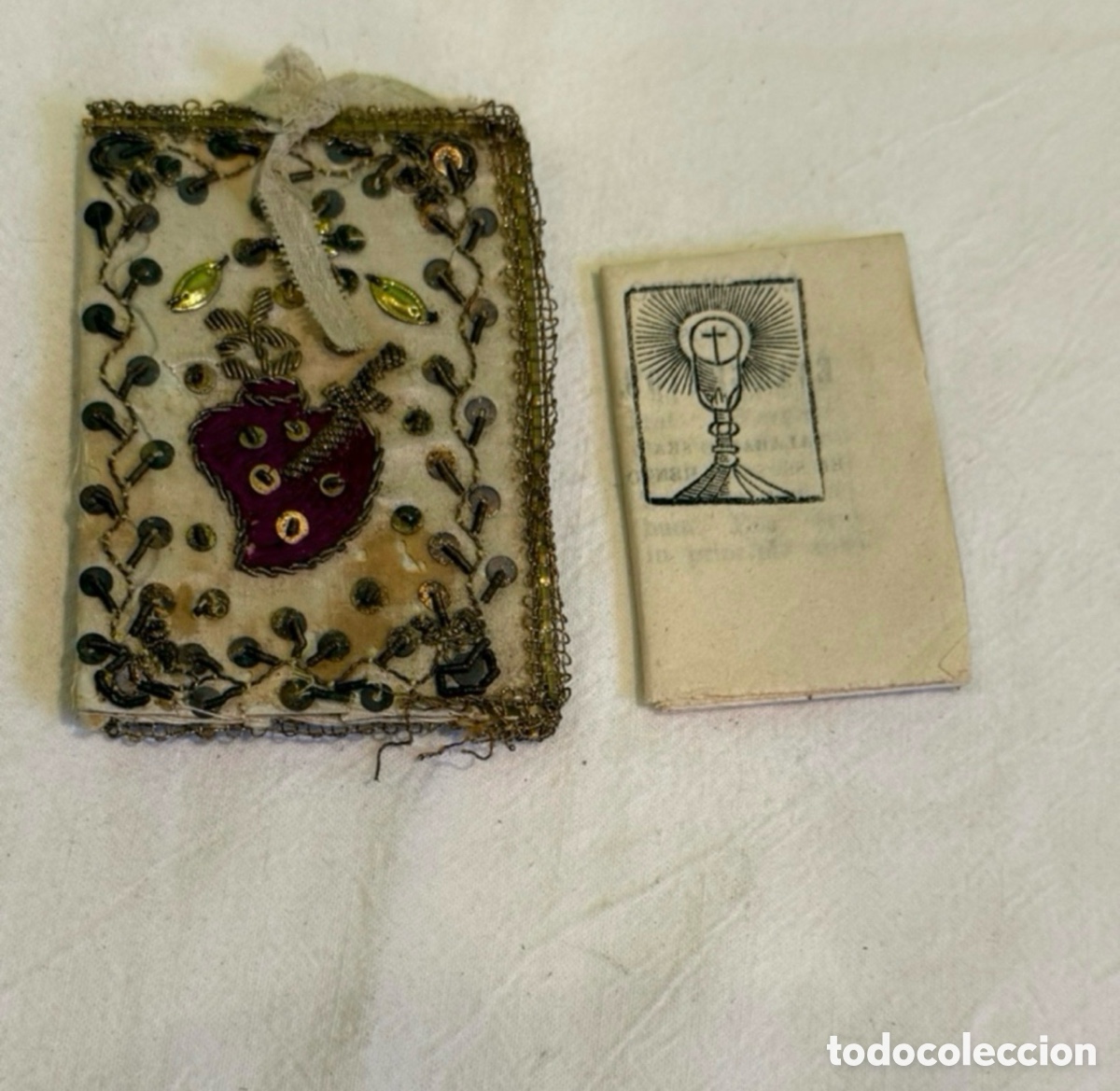 Antiques: escapulario antiguo del Sagrado Coraz&oacute;n de Jes&uacute;s, probablemente del siglo XIX