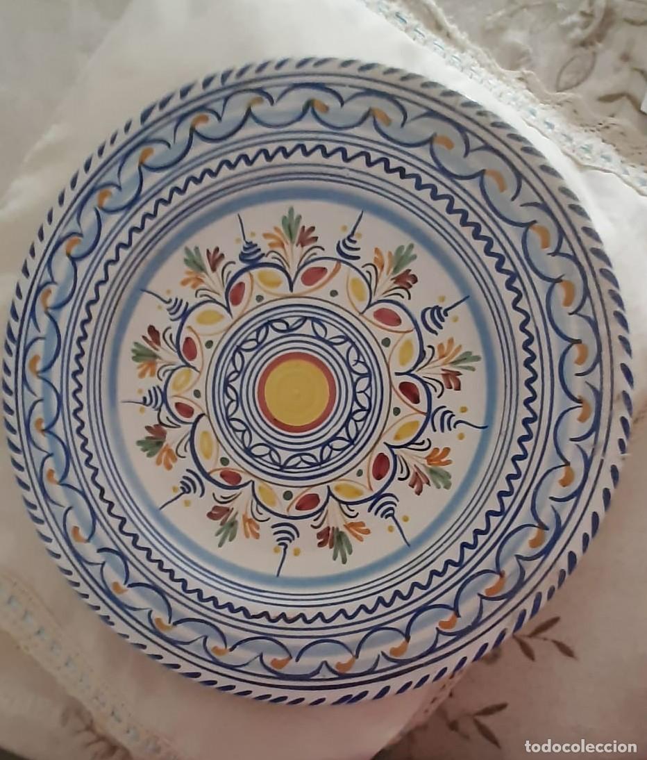 Antiquit&eacute;s: Lote 2 platos cer&aacute;mica estilo Talavera, decoraci&oacute;n tradicional