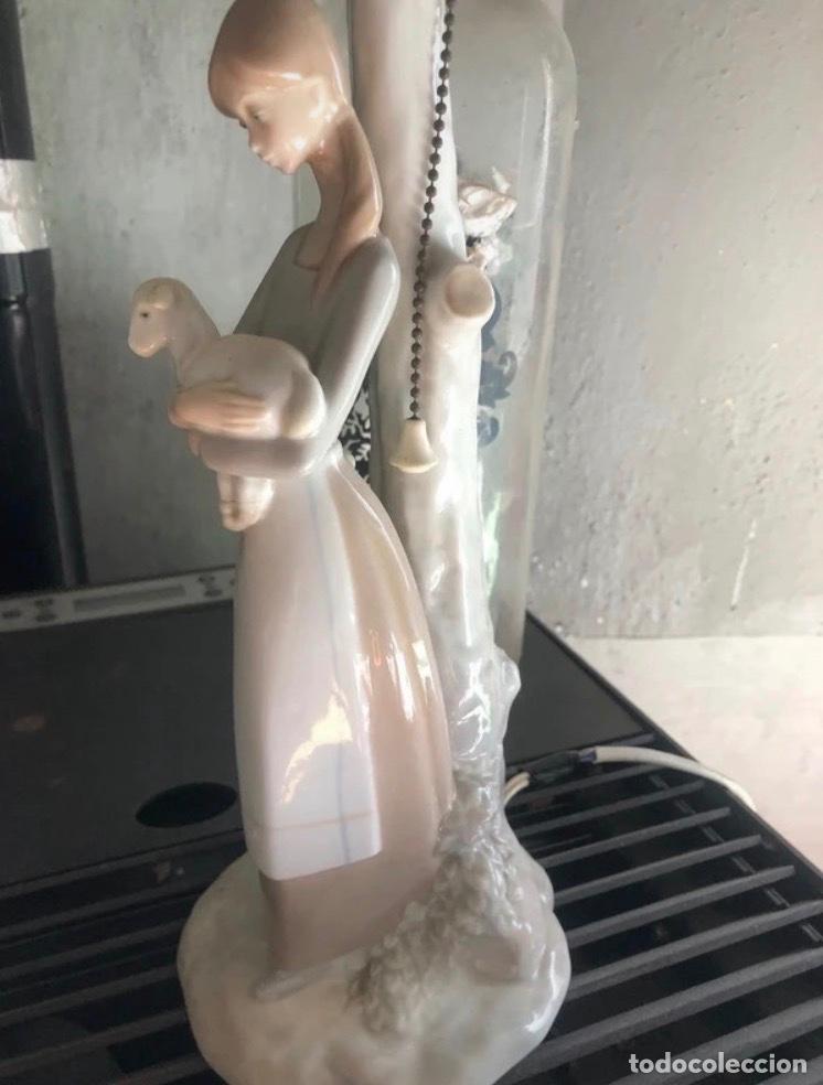 Antig&uuml;edades: Lladr&oacute; lampara muchacha