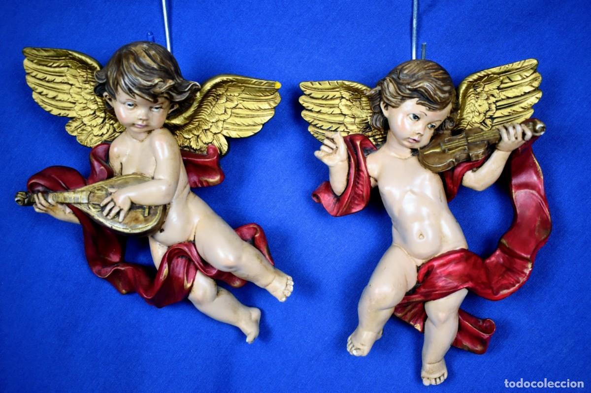 Antiguidades: Pareja de Angelitos Querubines en escayola pintados a mano