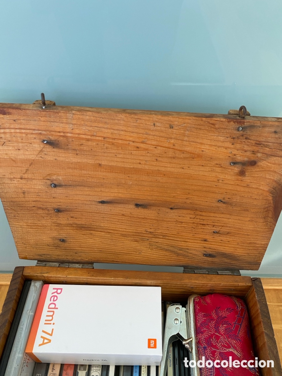 Antig&uuml;edades: Peque&ntilde;o ba&uacute;l de madera - Foto 5