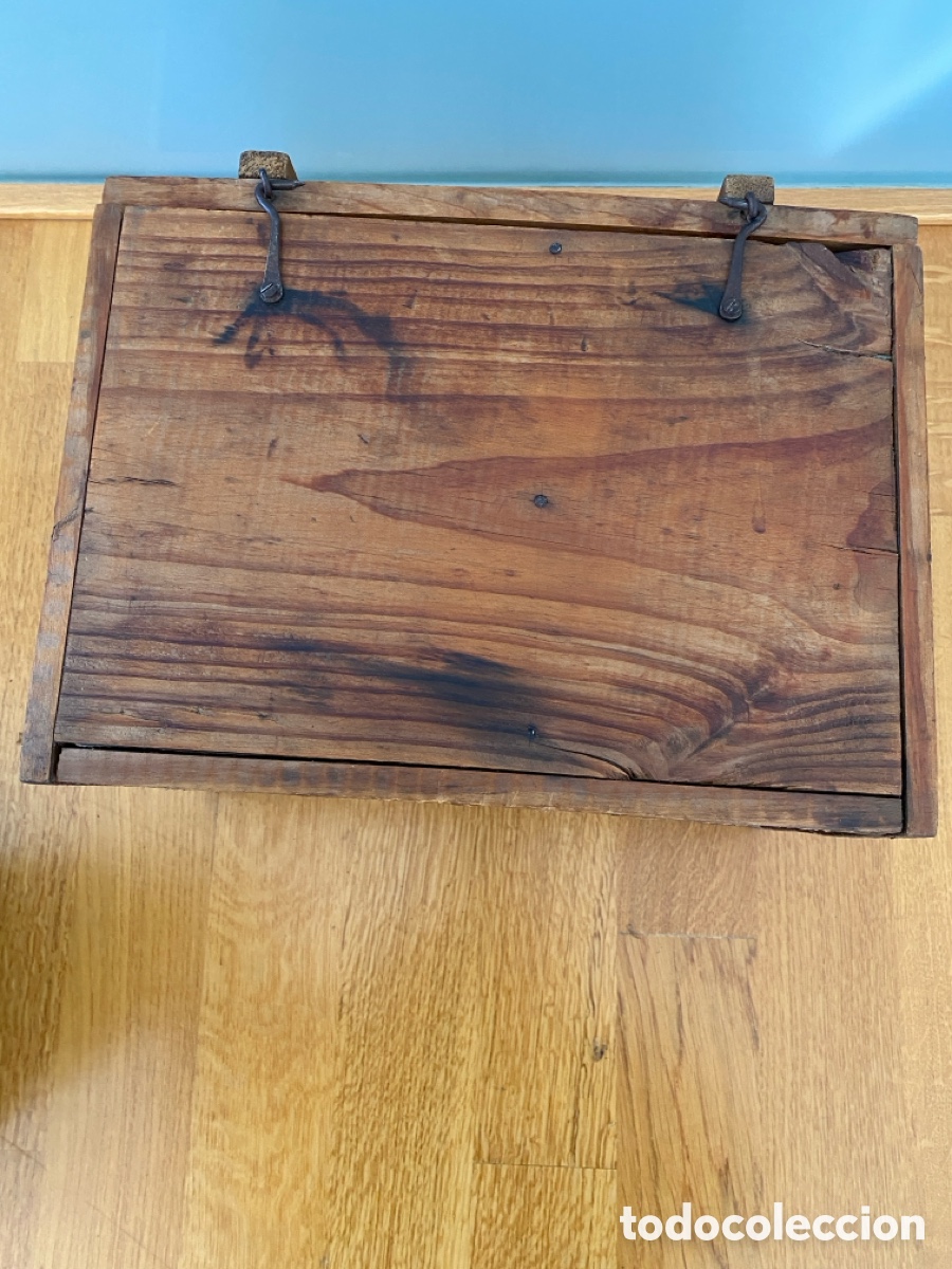 Antig&uuml;edades: Peque&ntilde;o ba&uacute;l de madera - Foto 7