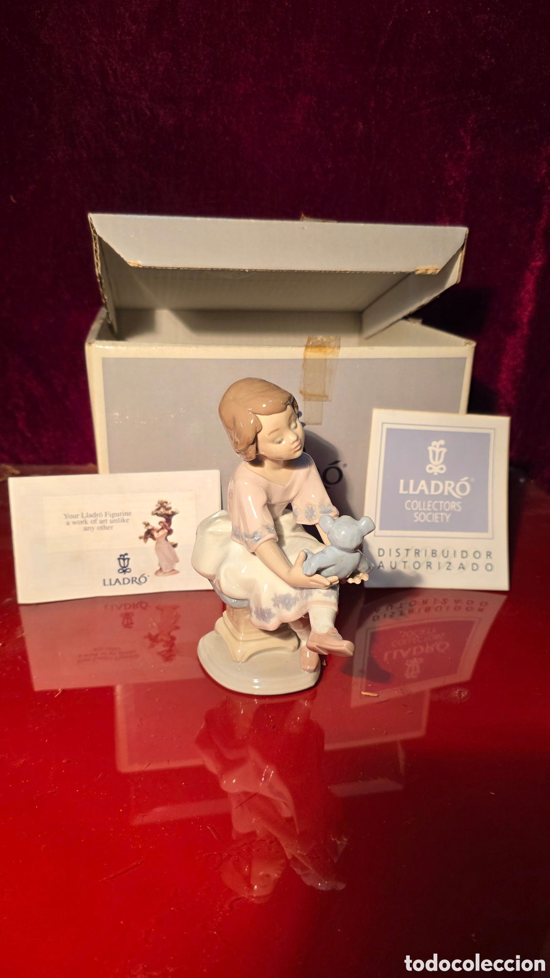 Antig&uuml;edades: Figura porcelana lladro columpiando al osito