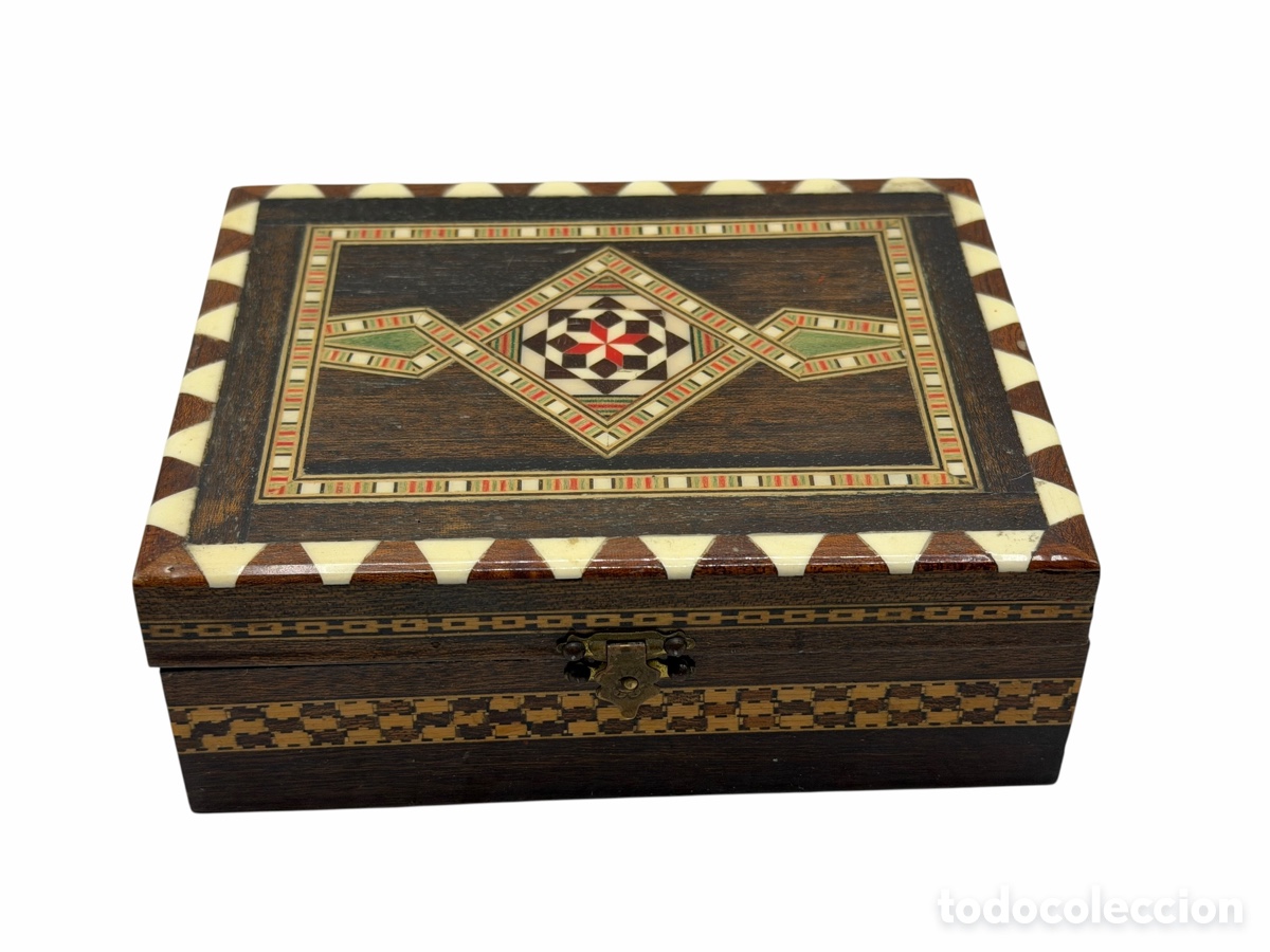 Antiquit&eacute;s: Antigua Caja de Taracea