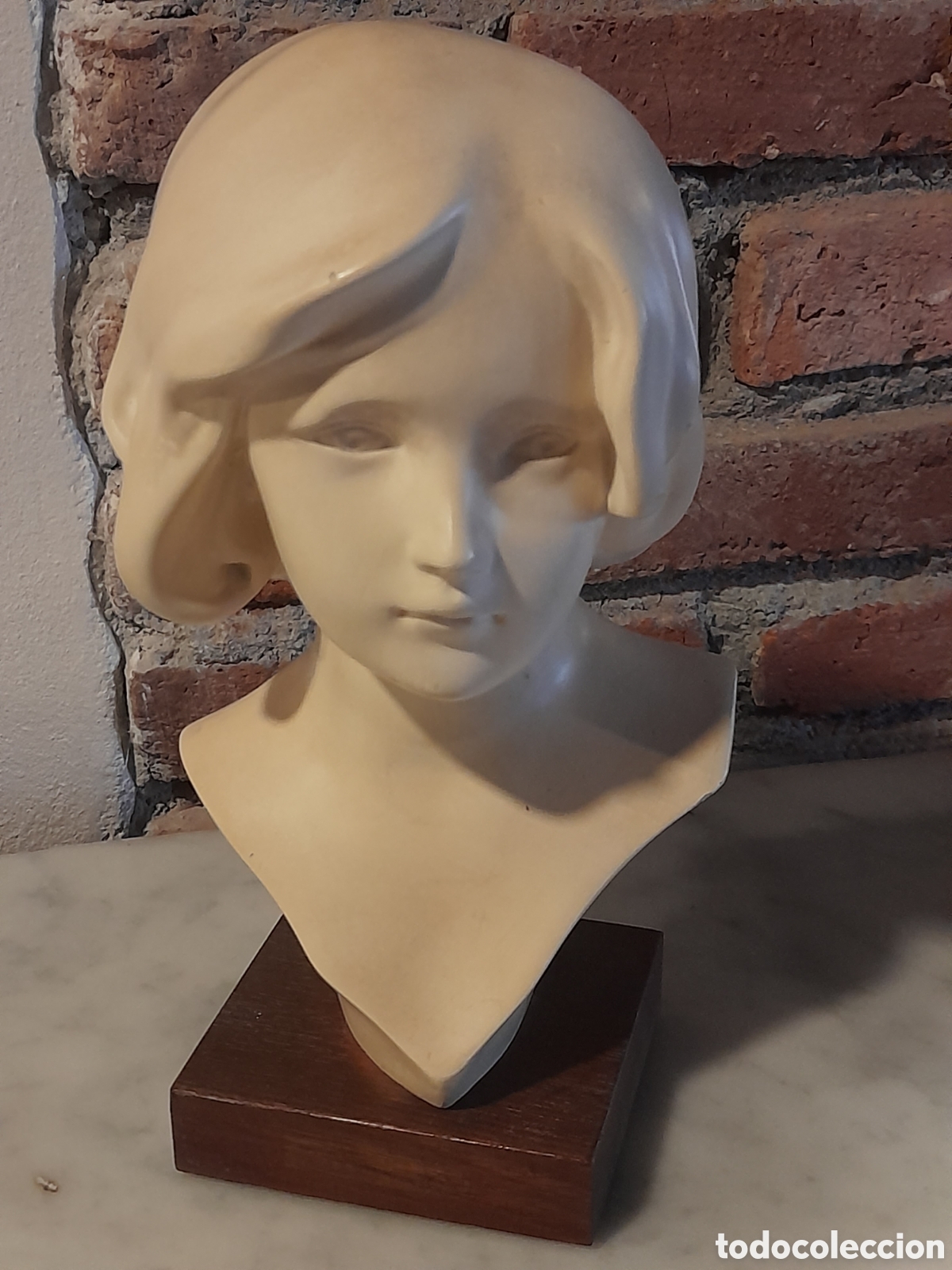Antiguidades: Antiguo busto de yeso &rdquo;Narciso&rdquo;.