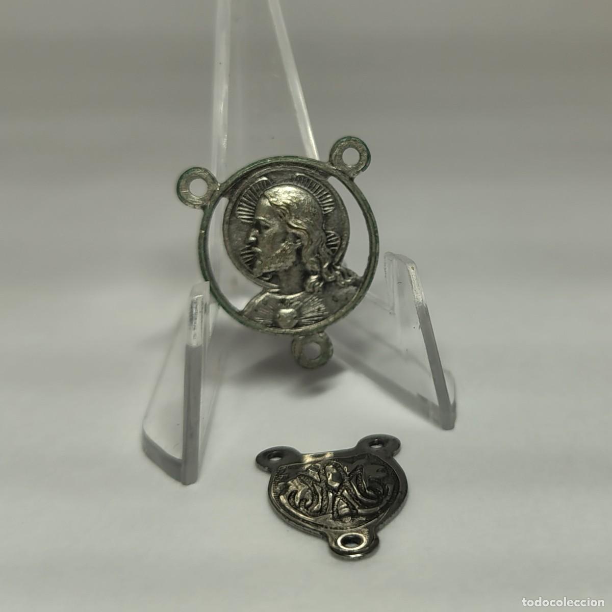 Antig&uuml;edades: Medalla religiosa (DOS) / Colgante: SAGRADO CORAZON (JESUCRISTO) y VIRGEN con NI&Ntilde;O. M337