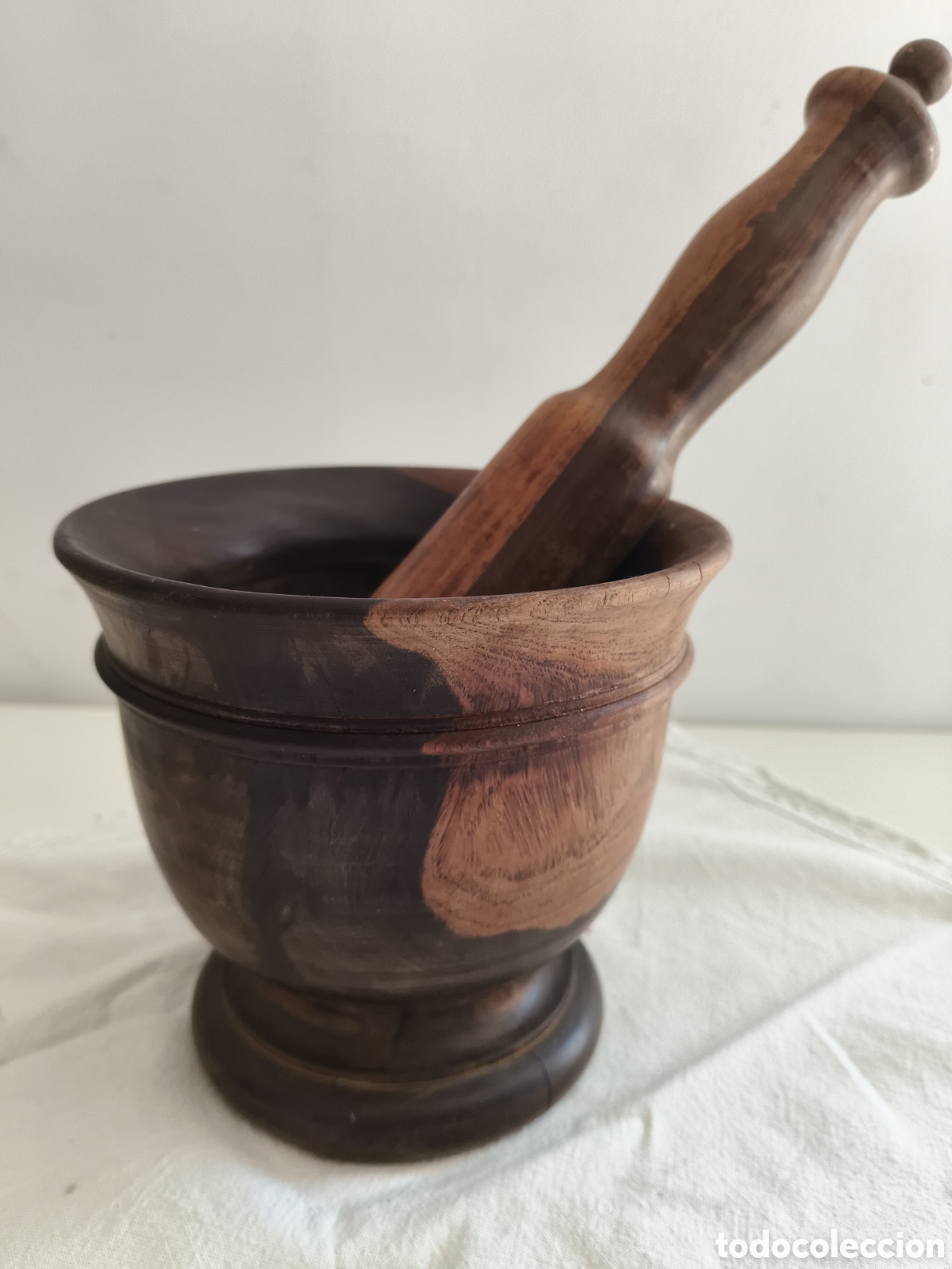Antig&uuml;edades: Mortero de madera tropical