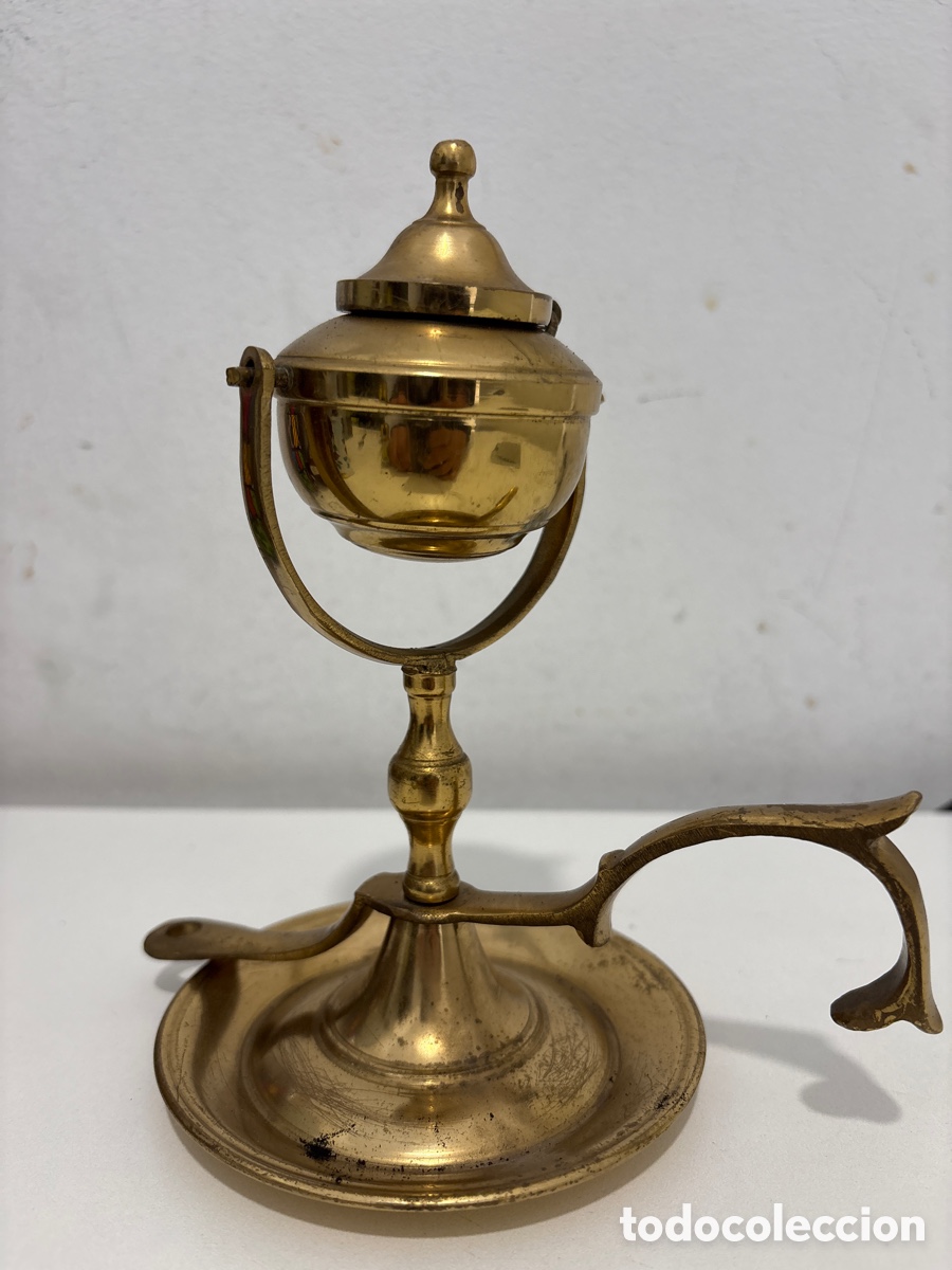 Antig&uuml;edades: candil o quinque antiguo de aceite lat&oacute;n 16 cent&iacute;metros de alto