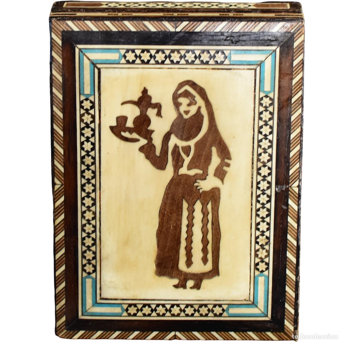 Antiquit&eacute;s: Caja de taracea antigua