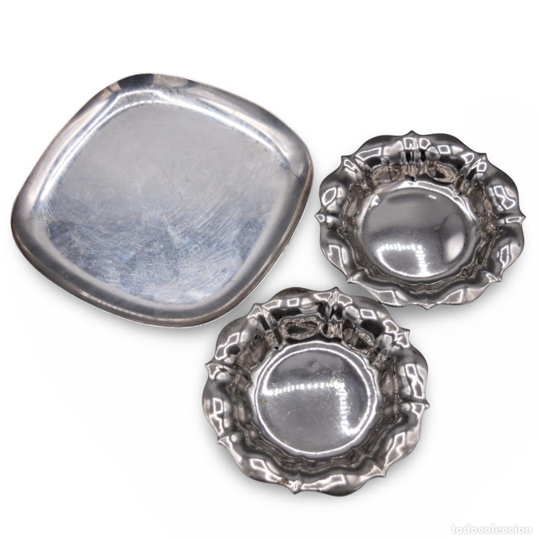 Antiques: Bandejas antiguas de metal ba&ntilde;ado