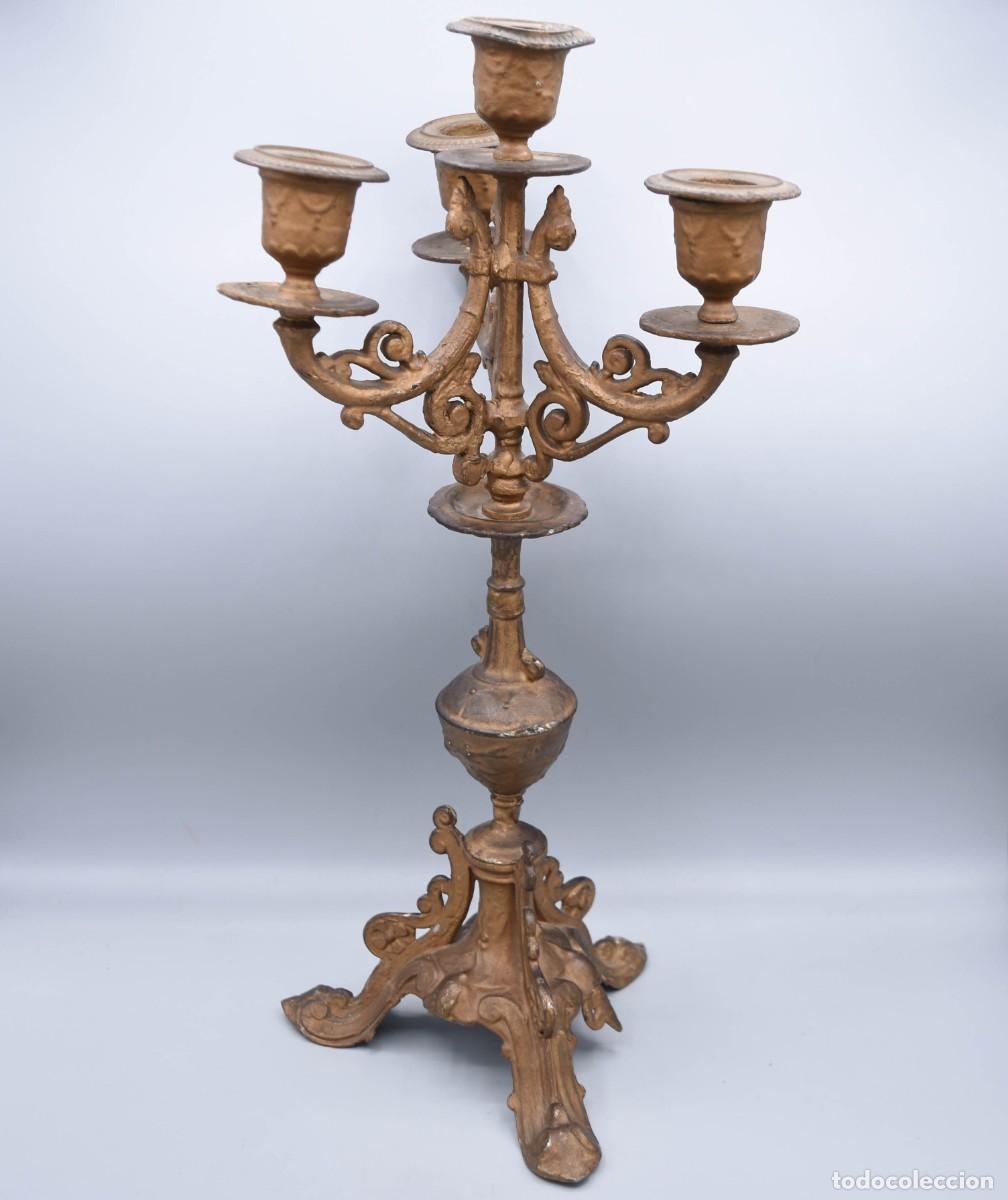 Antig&uuml;edades: Candelabro antiguo de metal - Foto 4