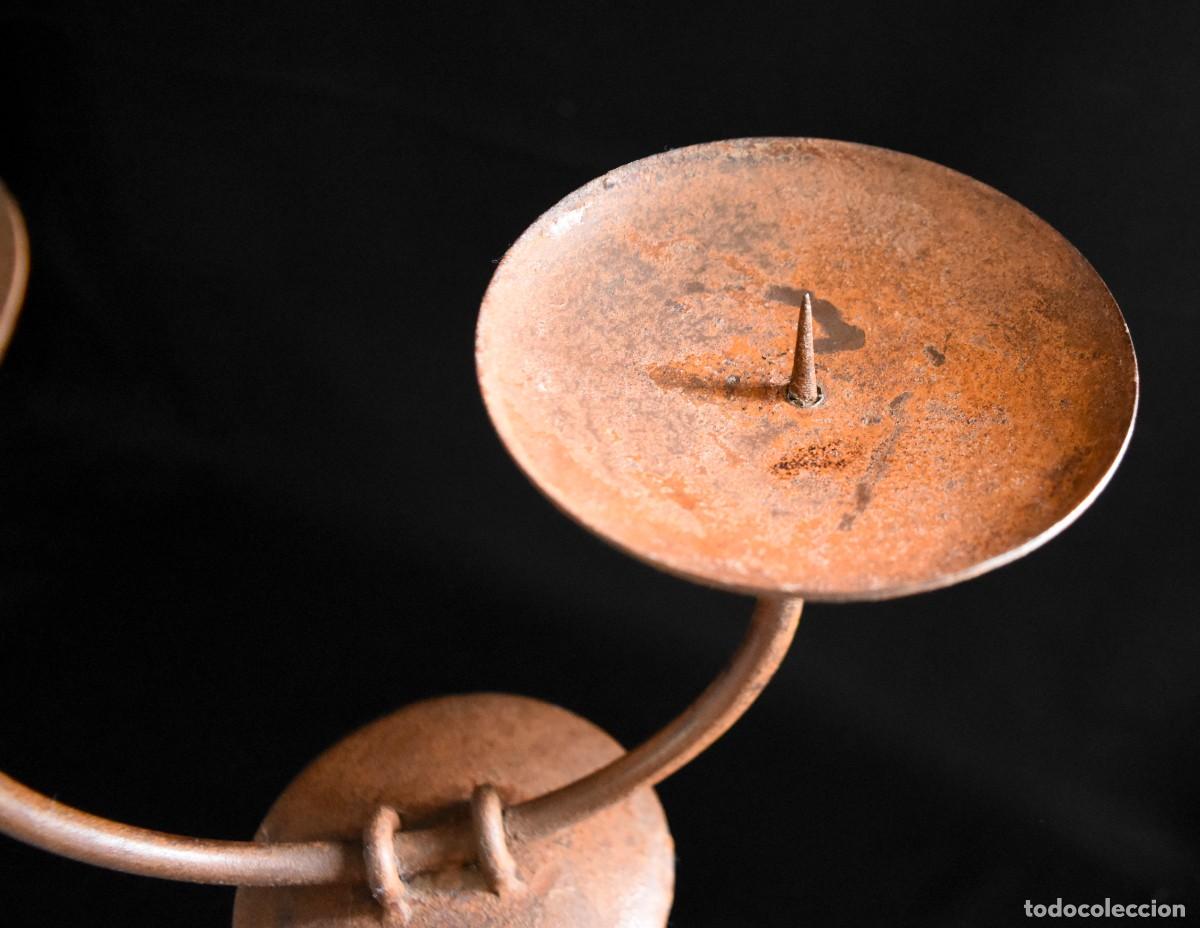 Antig&uuml;edades: Candelabro de hierro para dos velones - Foto 3