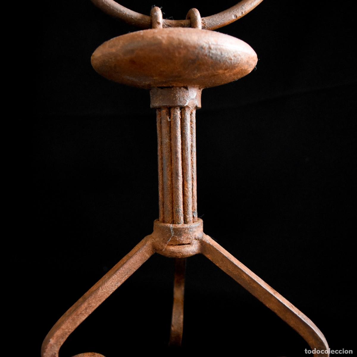 Antig&uuml;edades: Candelabro de hierro para dos velones - Foto 6