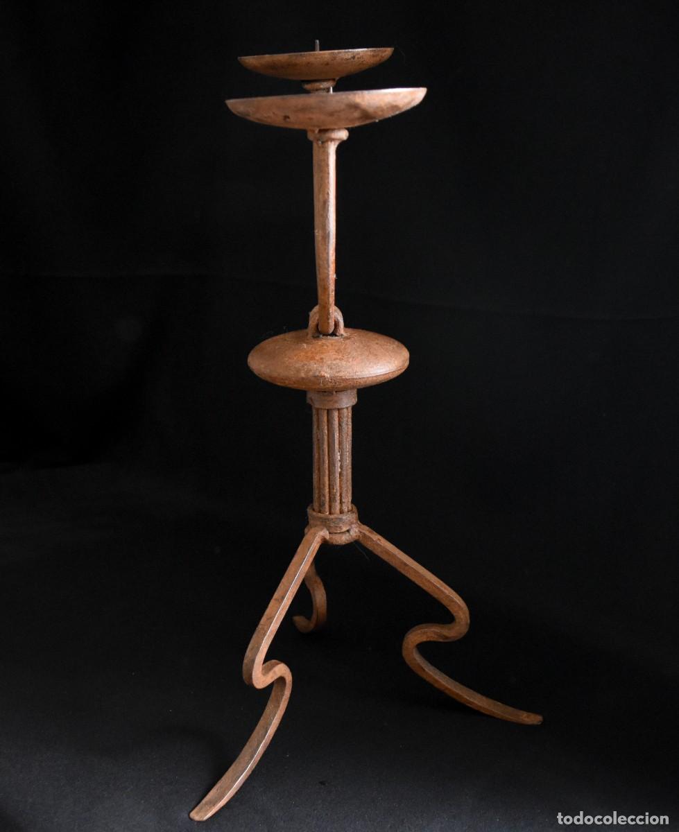 Antig&uuml;edades: Candelabro de hierro para dos velones - Foto 8